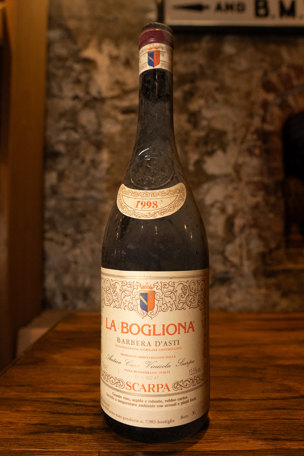 La Bogliona Barbera d'Asti Superiore DOCG ラ・ボリオーナ SCARPA \u2013 Barbera d\u0027Asti Docg. Superiore \u201cLA BOGLIONA\u201d 2006 \u2013 Wine